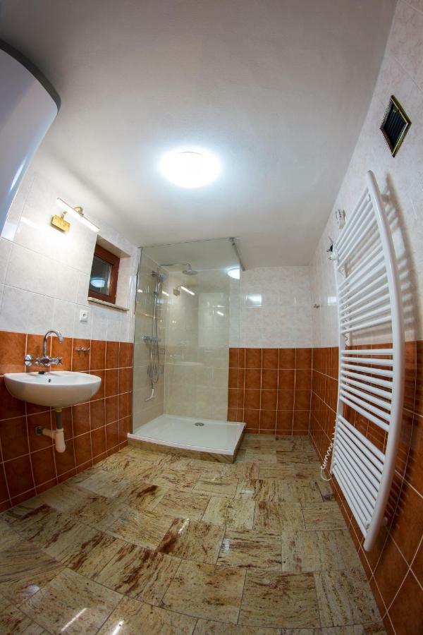 Burg Nad Banskou Stiavnicou Guest House Щиавницке Бане Екстериор снимка